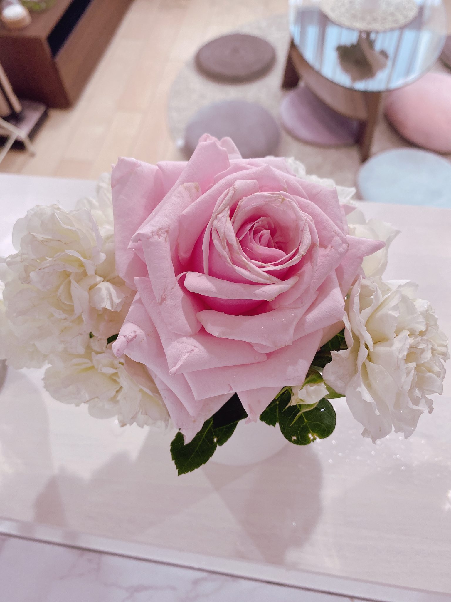 今日は小さなmanaスタジオがバラの香りでいっぱいに 星野美穂のオフィシャルブログ