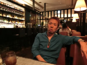 ホテルのバー
